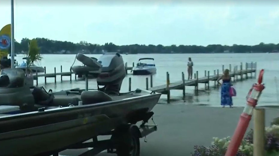  2 teen girls killed after jet ski crashes into boat in Illinois 