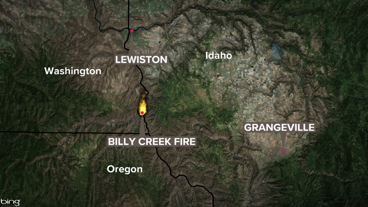  Fire crews responding to 1,500-acre wildfire burning near Idaho/Washington border 
