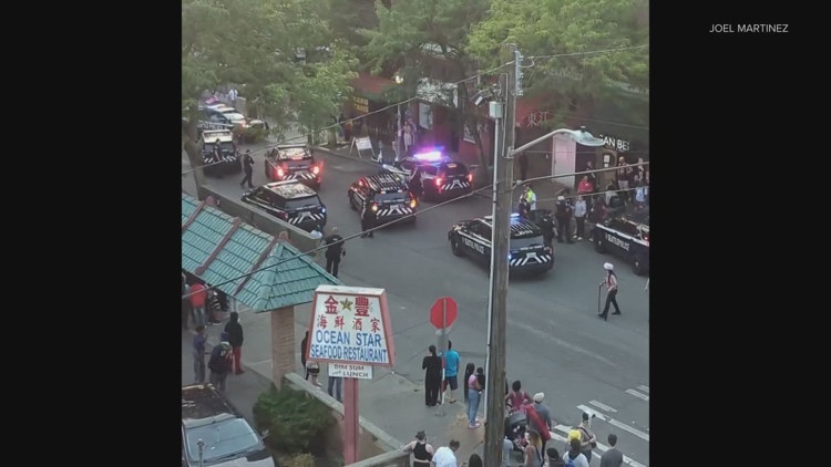  14-year-olds, 13-year-old arrested for brandishing 'fully automatic' firearms at Seafair parade in Seattle 
