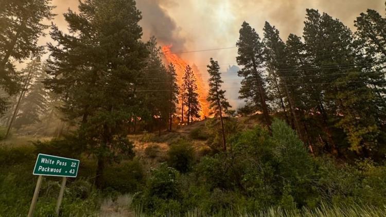  Level 3 evacuations issued for Retreat Fire burning in Yakima County 