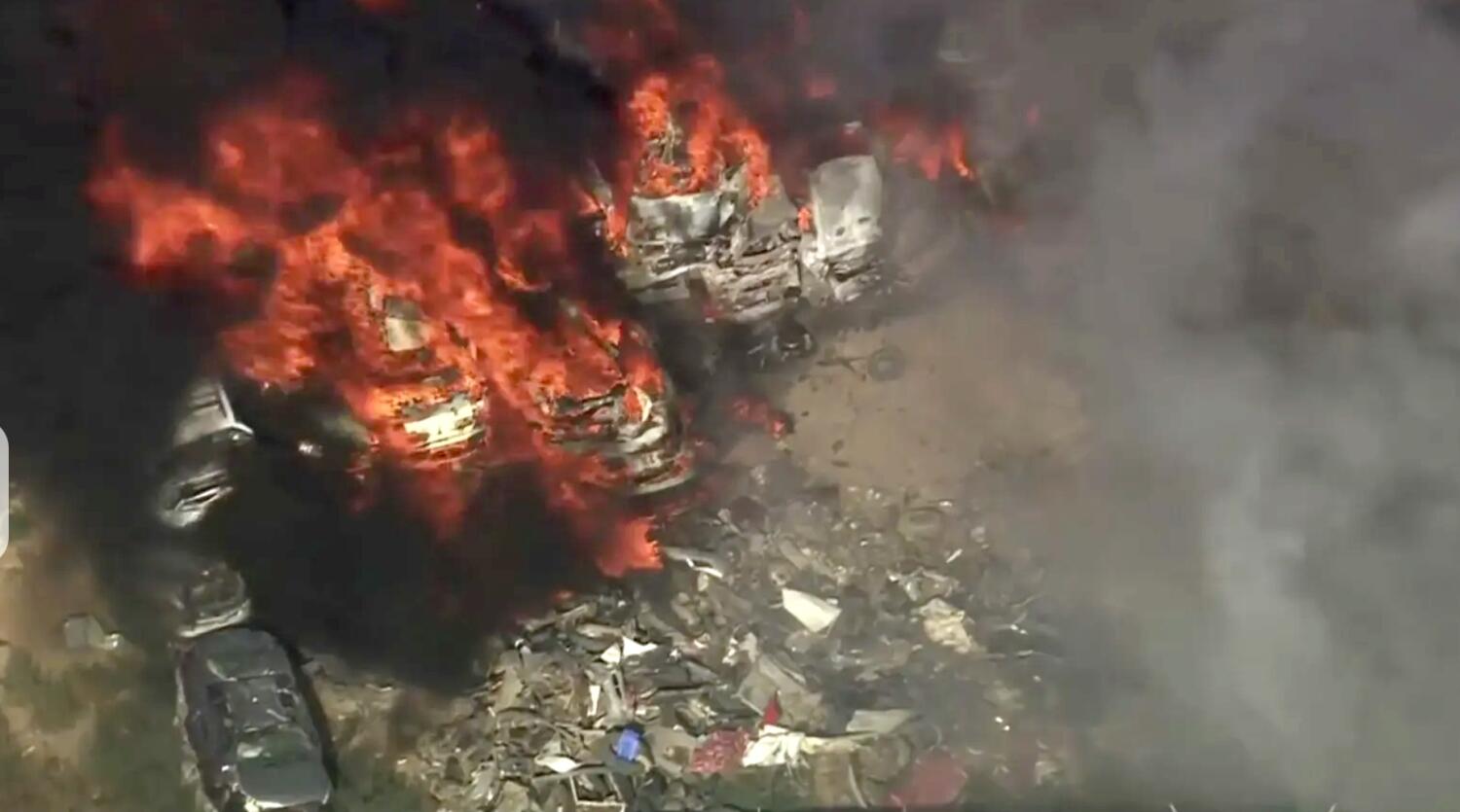  1,500 crushed cars fuel fierce blaze in Antelope Valley 