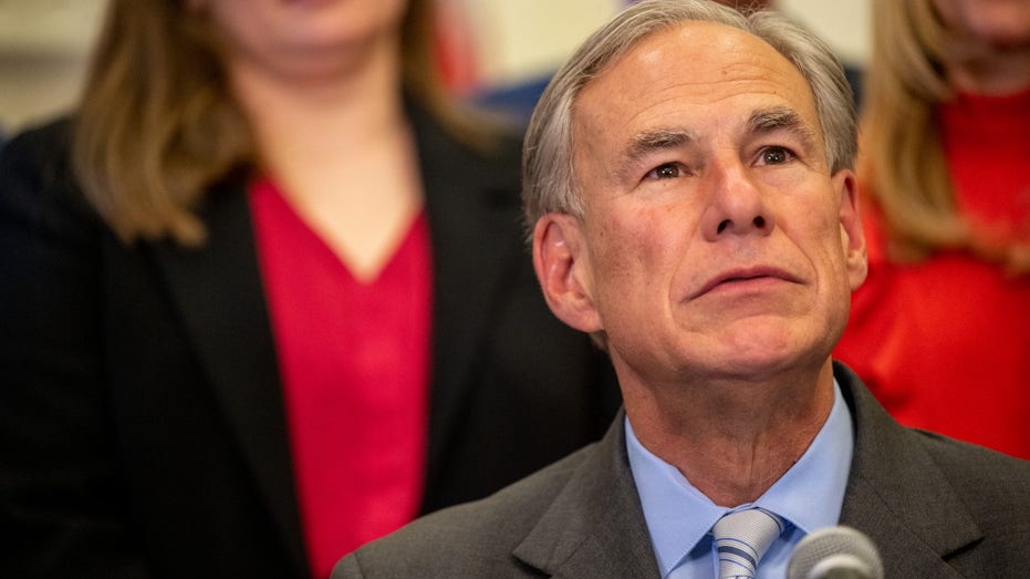  Gov. Abbott issues executive order requiring Texas hospitals to gather data on immigration statuses 