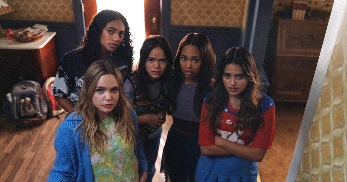   
																'Pretty Little Liars' Easter Eggs in 'Original Sin': References 
															 