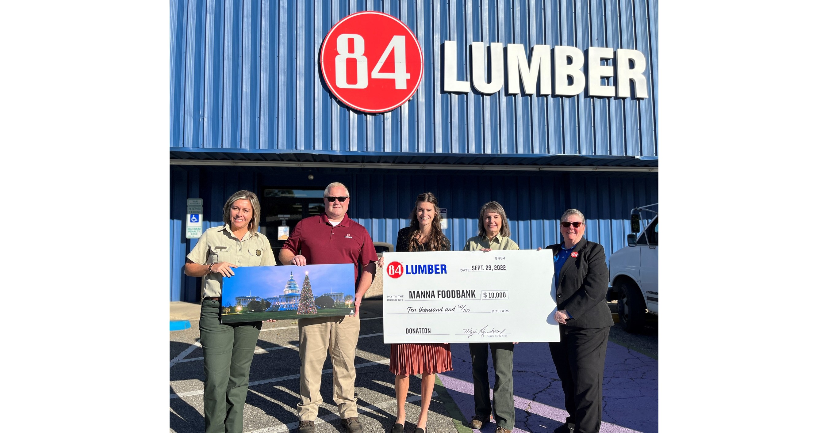  84 Lumber Donates $10,000 to MANNA FoodBank in Asheville, NC 