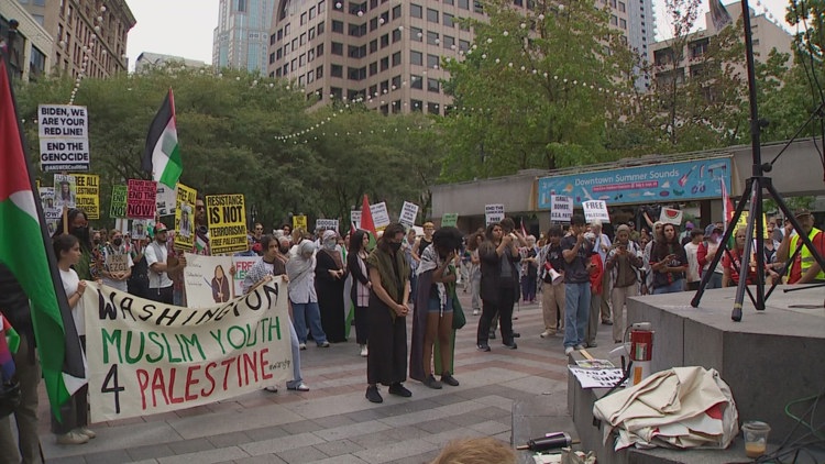  Demonstrators march in Seattle in remembrance of UW grad killed in West Bank 