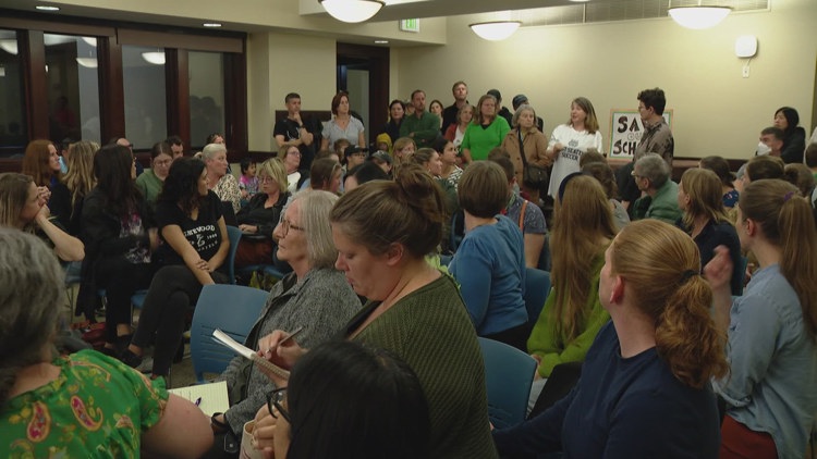  Seattle parents weigh in after latest twist in ongoing school closures debate 