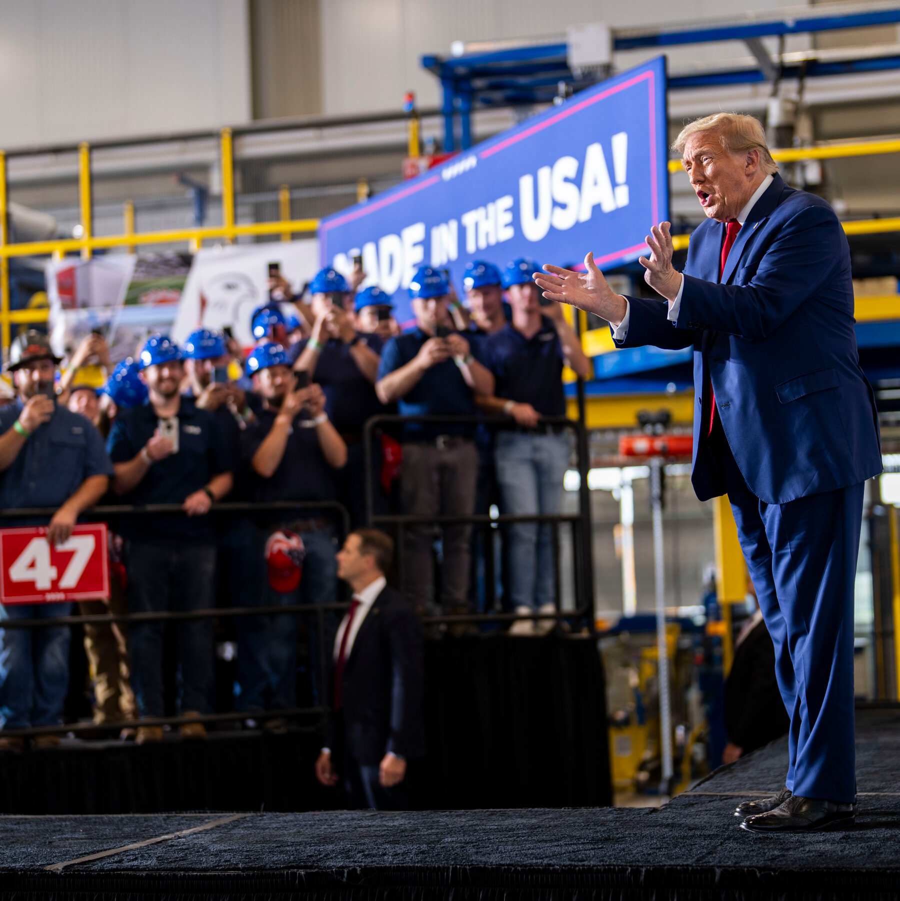  Trump Criticizes Harris on the Border and the Economy in Michigan 