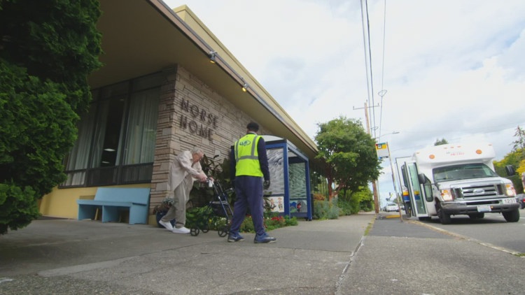  Closure of Seattle retirement home shocks residents 