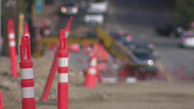  Shoreline construction leads to traffic backups in north Seattle 