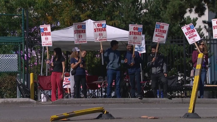  Boeing to negotiate with union of striking machinists Monday 