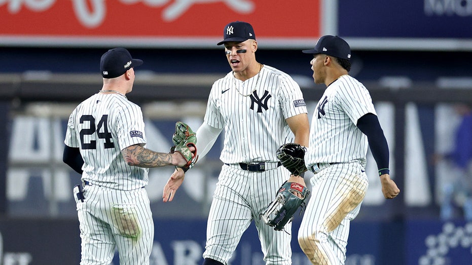  Yankees, Royals make MLB history in wild first game of ALDS 