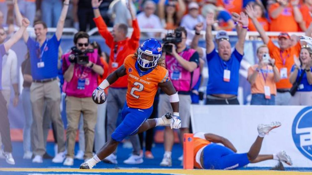  A homecoming romp: Jeanty stars in big-play offense, Boise State beats Utah State by 32 