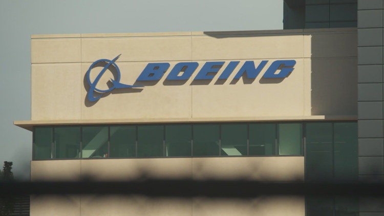  Boeing to lay off 10% of workforce 