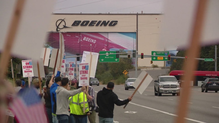  Boeing, machinists' union accuse each other of bad faith bargaining to the feds 