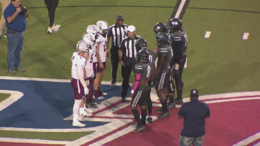  No. 3 A&M Consolidated jolts to life, runs away from Hendrickson 55-14 