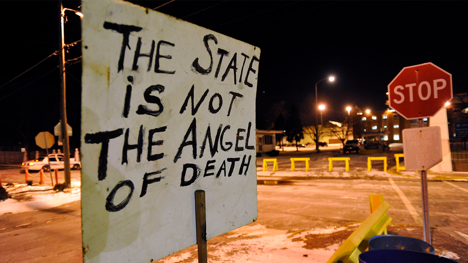  Anti-death penalty activists protest in Texas against capital punishment 