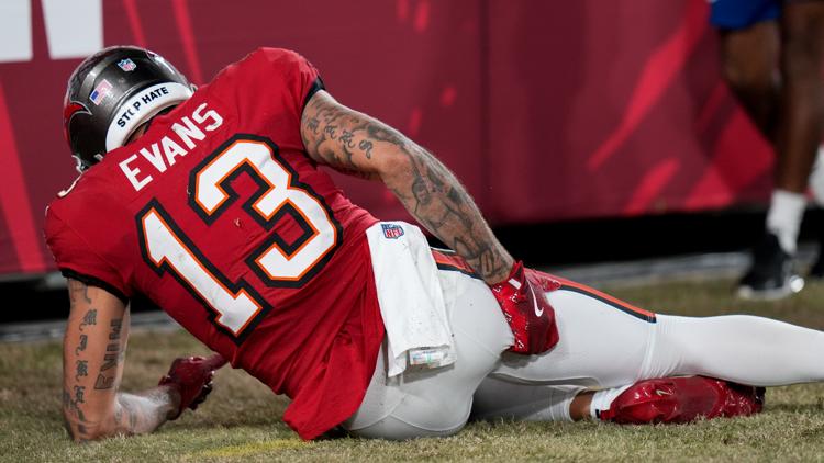  Buccaneers lose top receivers Evans and Godwin to injury in double-digit loss to Ravens 