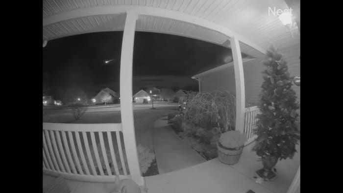   
																Doorbell camera captures meteor blaze across the night sky in Ohio 
															 