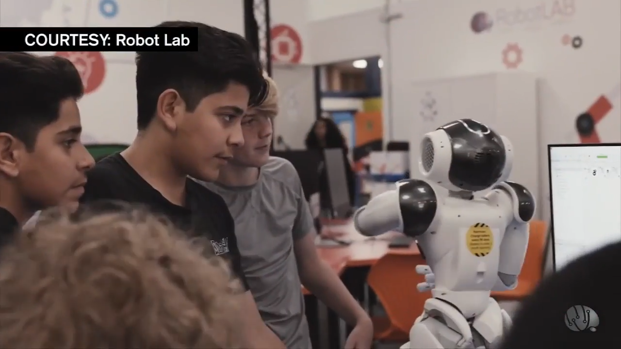  Fort Lauderdale company builds robots for businesses, aims to inspire younger generations to pursue STEM fields 