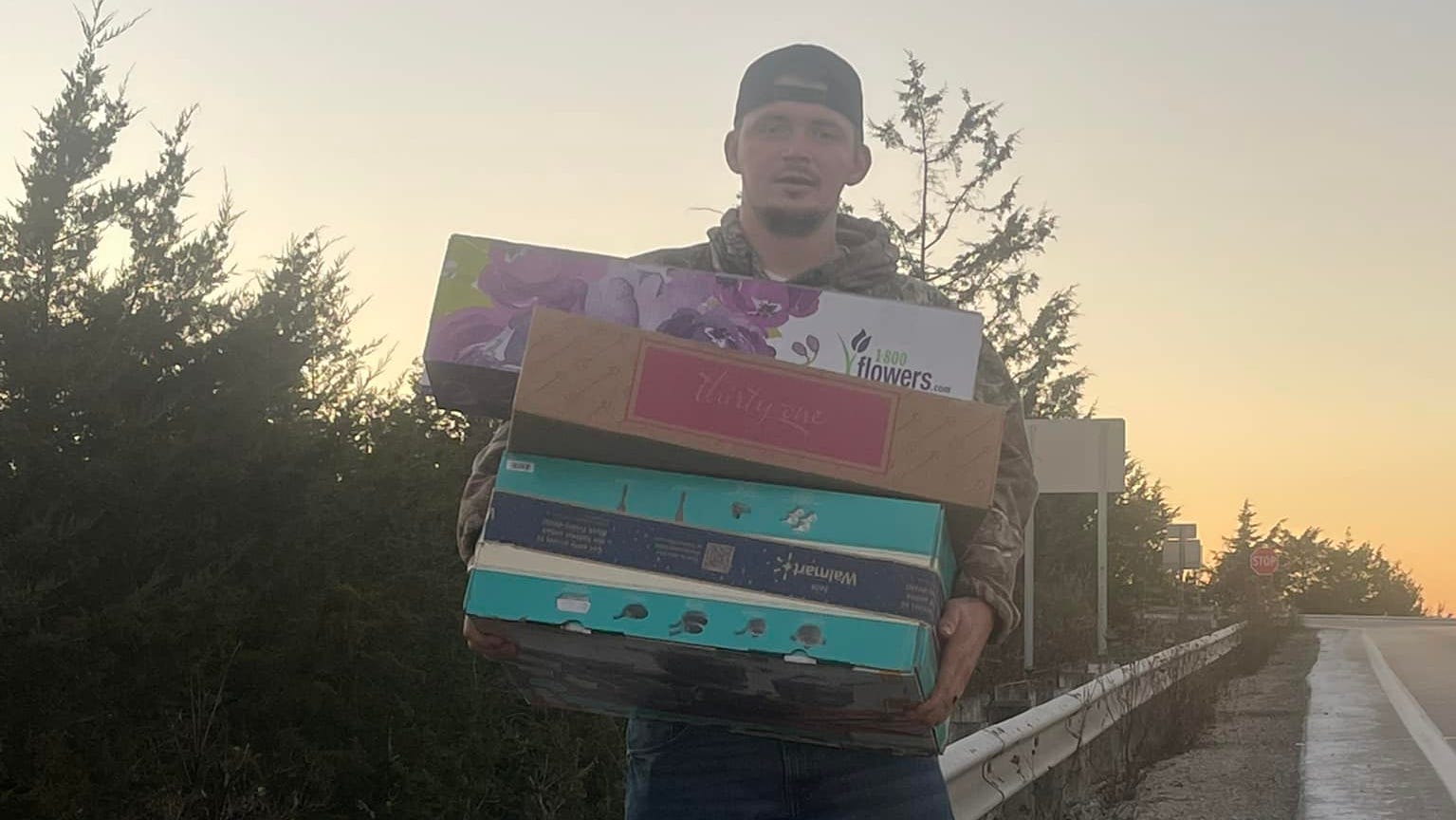  A couple saw packages discarded on the side of a road. They delivered the parcels themselves. 