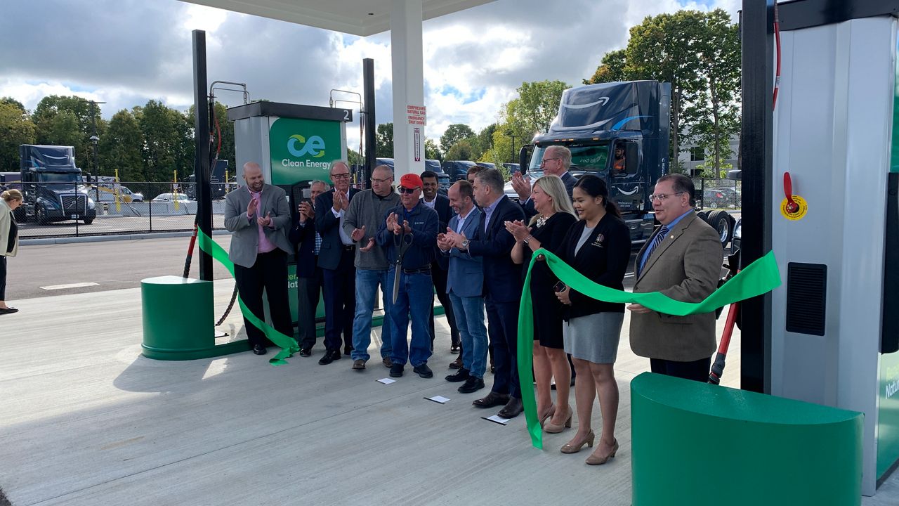   
																First-of-its-kind renewable natural gas filling station comes to Groveport 
															 
