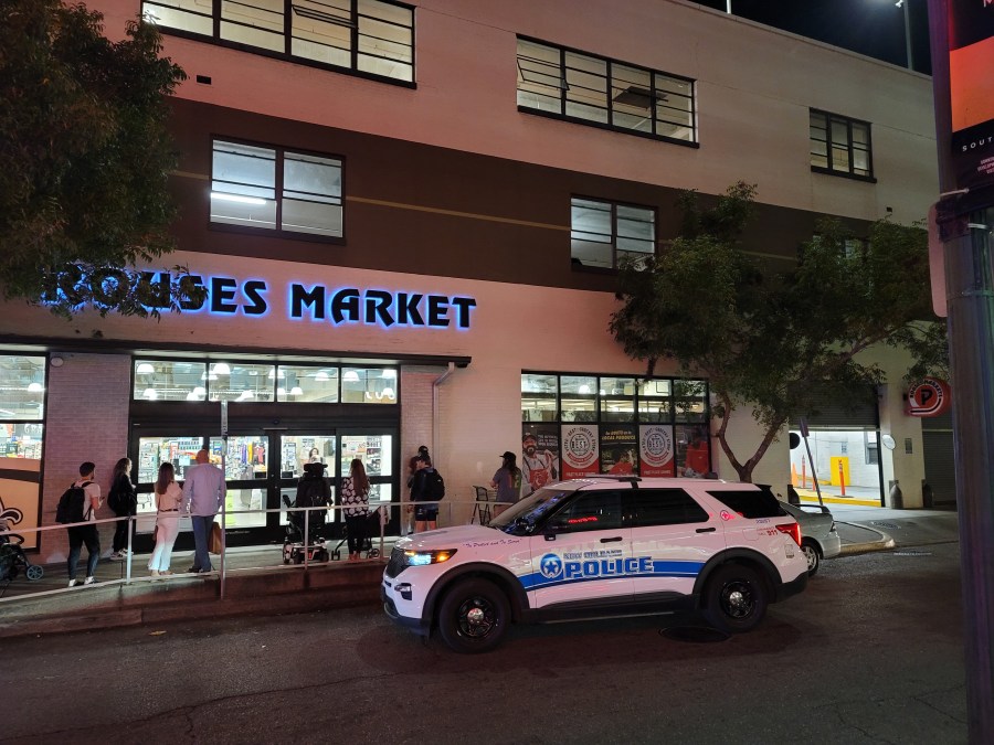   
																New Orleans grocery store evacuated, man arrested after attempted carjacking: NOPD 
															 