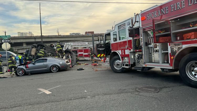  Two extricated with minor injuries following crash in downtown Spokane 