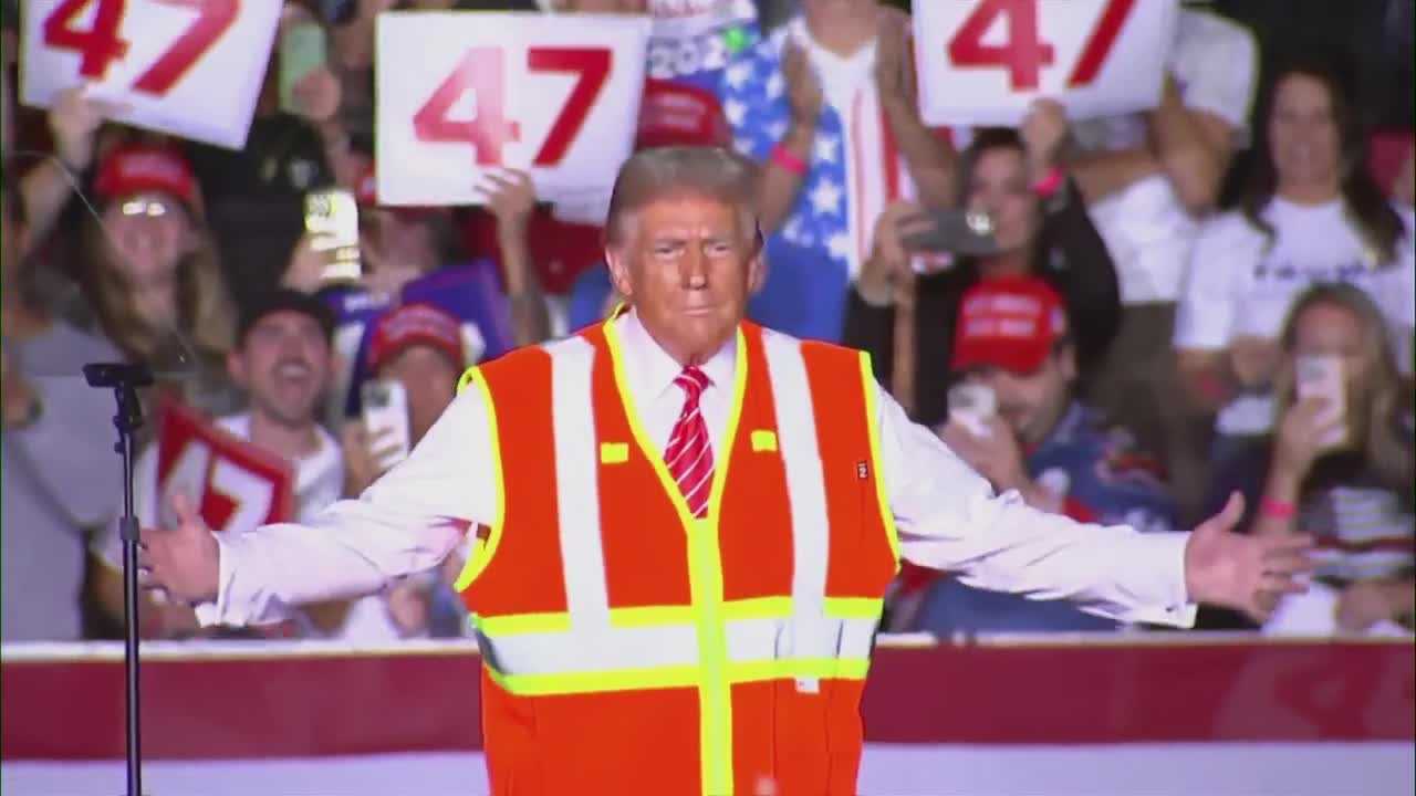  Former President Trump speaks at Green Bay rally  