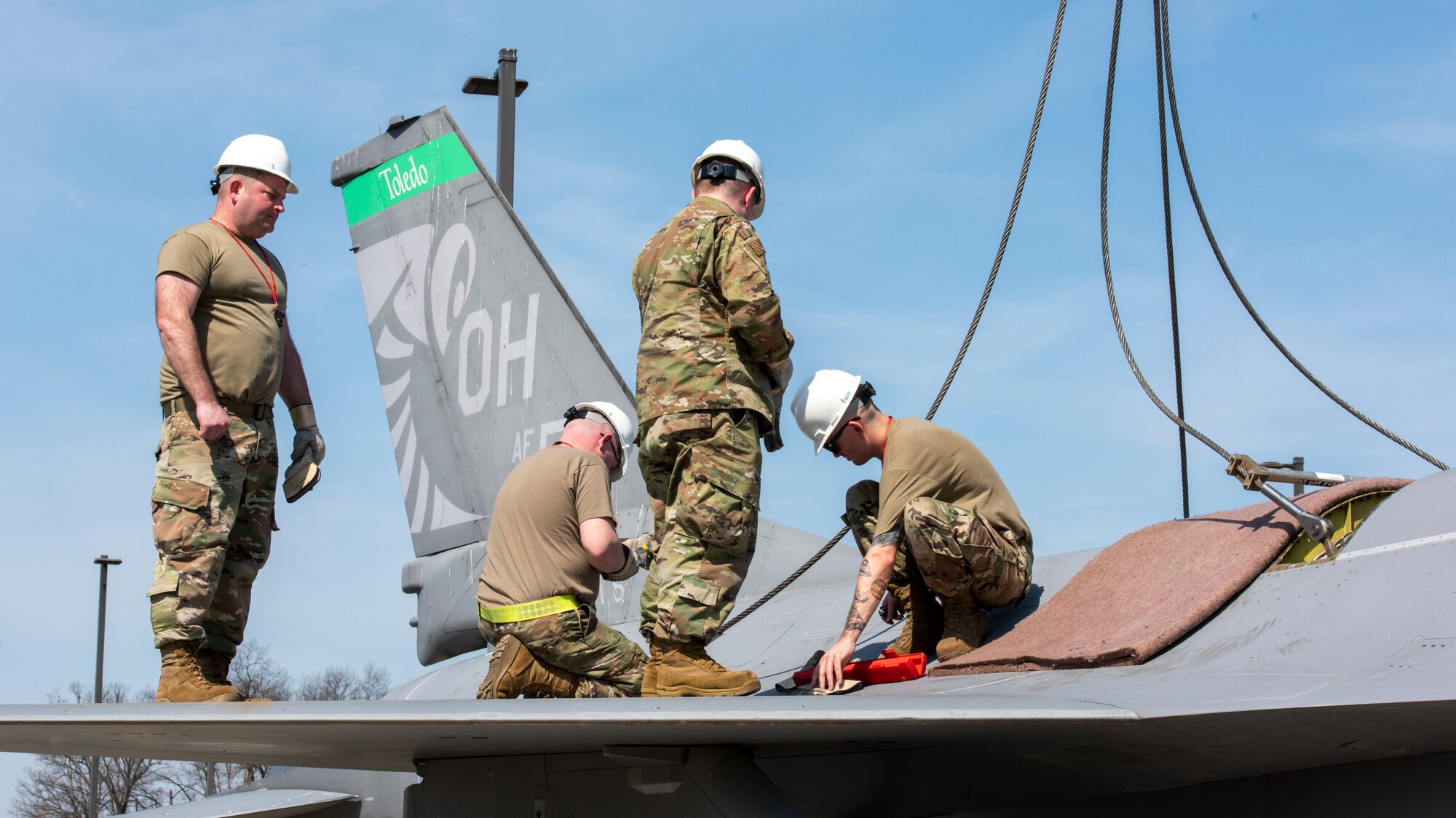  180th Fighter Wing Conducts Aircraft Recovery Training 