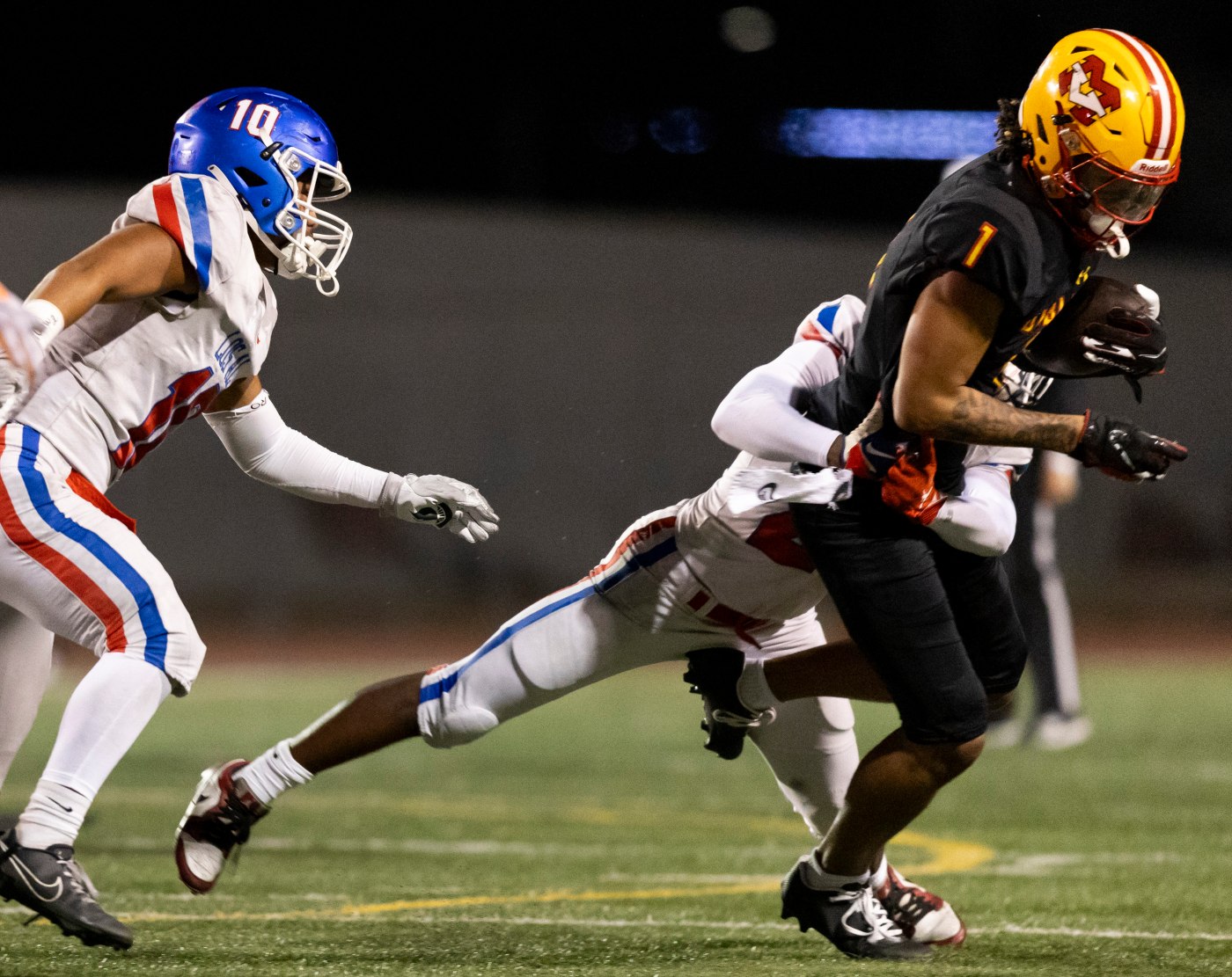  Mission Viejo football beats Los Alamitos to finish regular season 10-0 