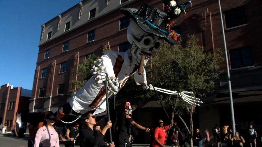  El Paso celebrates Día de los Muertos in annual Downtown festival, parade 