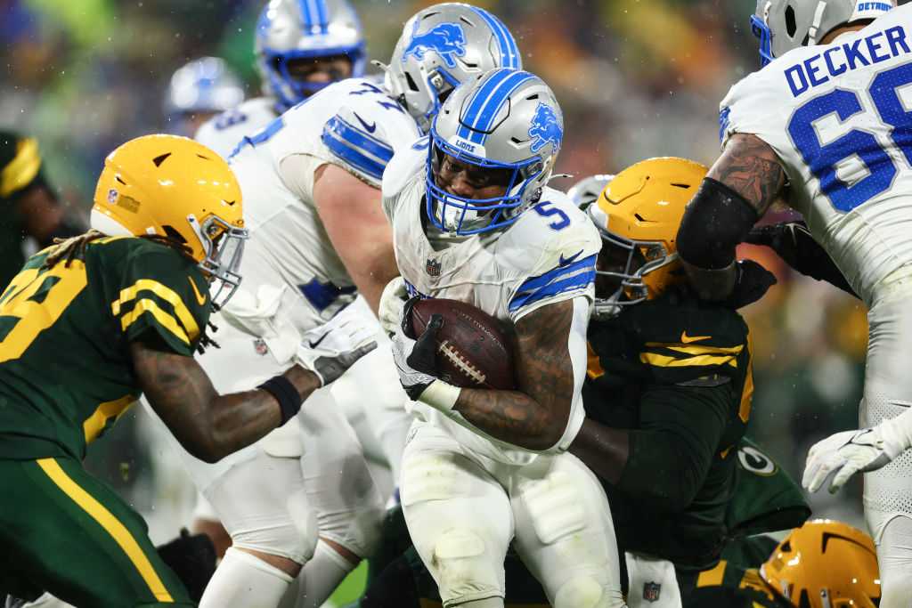  Packers fall to Lions, fumble shot to take command of NFC North 