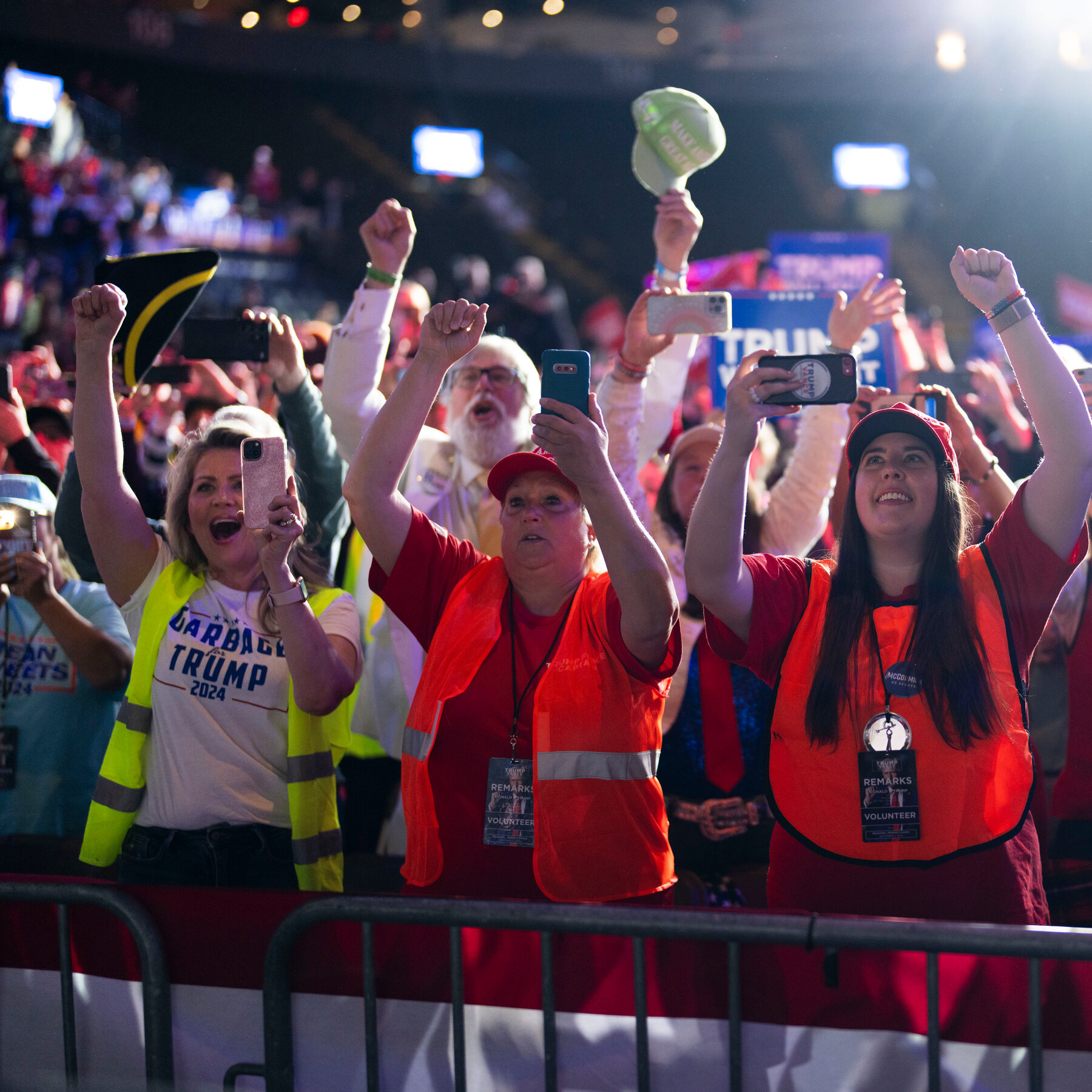  Trump’s Allies Deliver Rallying Cry: ‘Men Must Vote!’ 