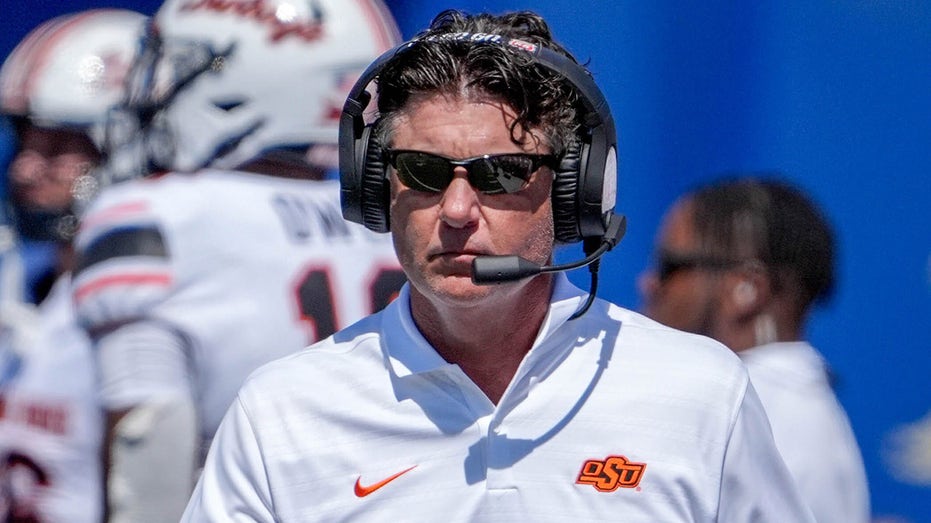  Oklahoma State coach Mike Gundy reverses course after taking aim at critics: 'I apologize' 