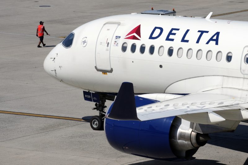  Mystery odor forces Delta flight to deplane in North Carolina 