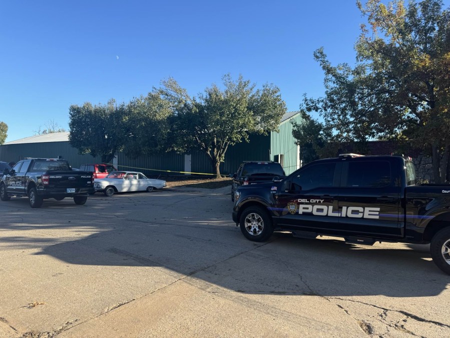  Police investigating homicide at body shop in Del City 