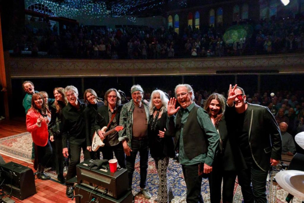  Nitty Gritty Dirt Band Performs Star Studded Farewell At Ryman 