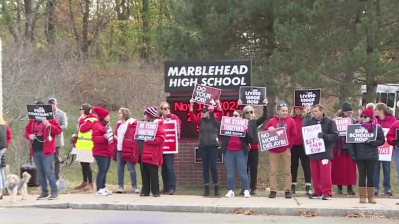  Marblehead superintendent allows high school sports during teachers strike 