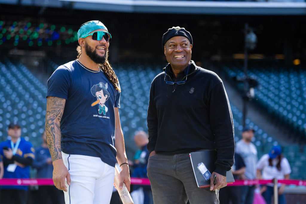  'It's great to be home': 71-year-old Dave Sims hired as Yankees broadcaster 