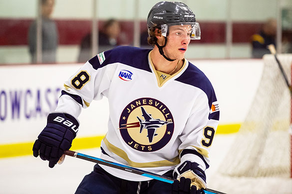   
																Janesville defenseman Williams makes NCAA D1 commitment 
															 