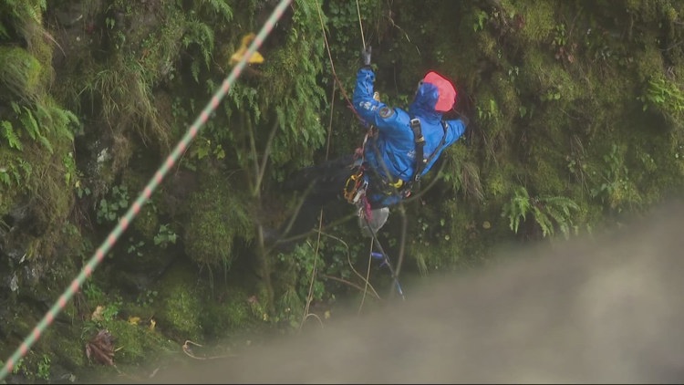  'Keep everything as clean as possible': Search and rescue crews combine training, trash pick-up at Multnomah Falls 