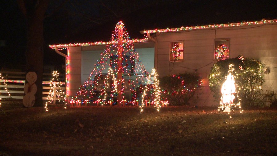  Huntsville City Council announces holiday light contest 