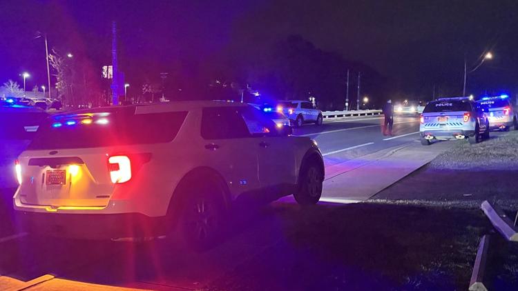  Deadly crash reported in southwest Charlotte 