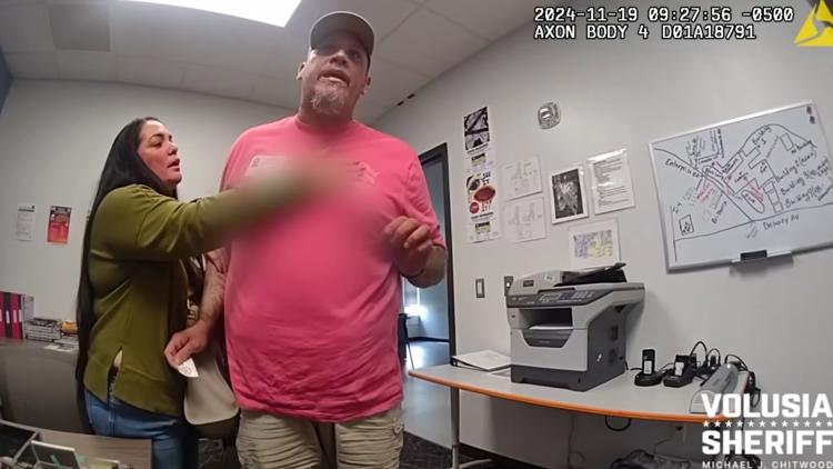  Video shows heated exchange turned apparent attack between parents, Florida school resource deputy 