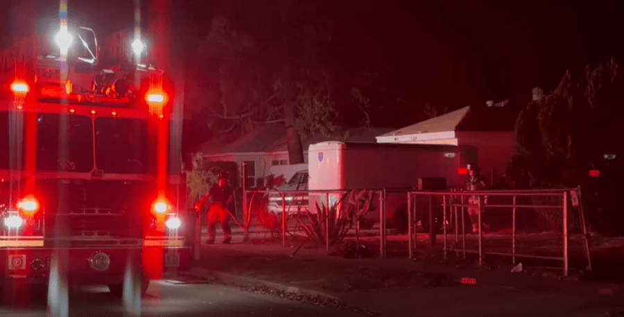  Backyard fire takes out power along 4 blocks in Fresno 