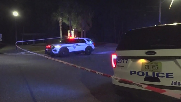  JSO: Man who stabbed construction worker shot by officers in North Jacksonville 