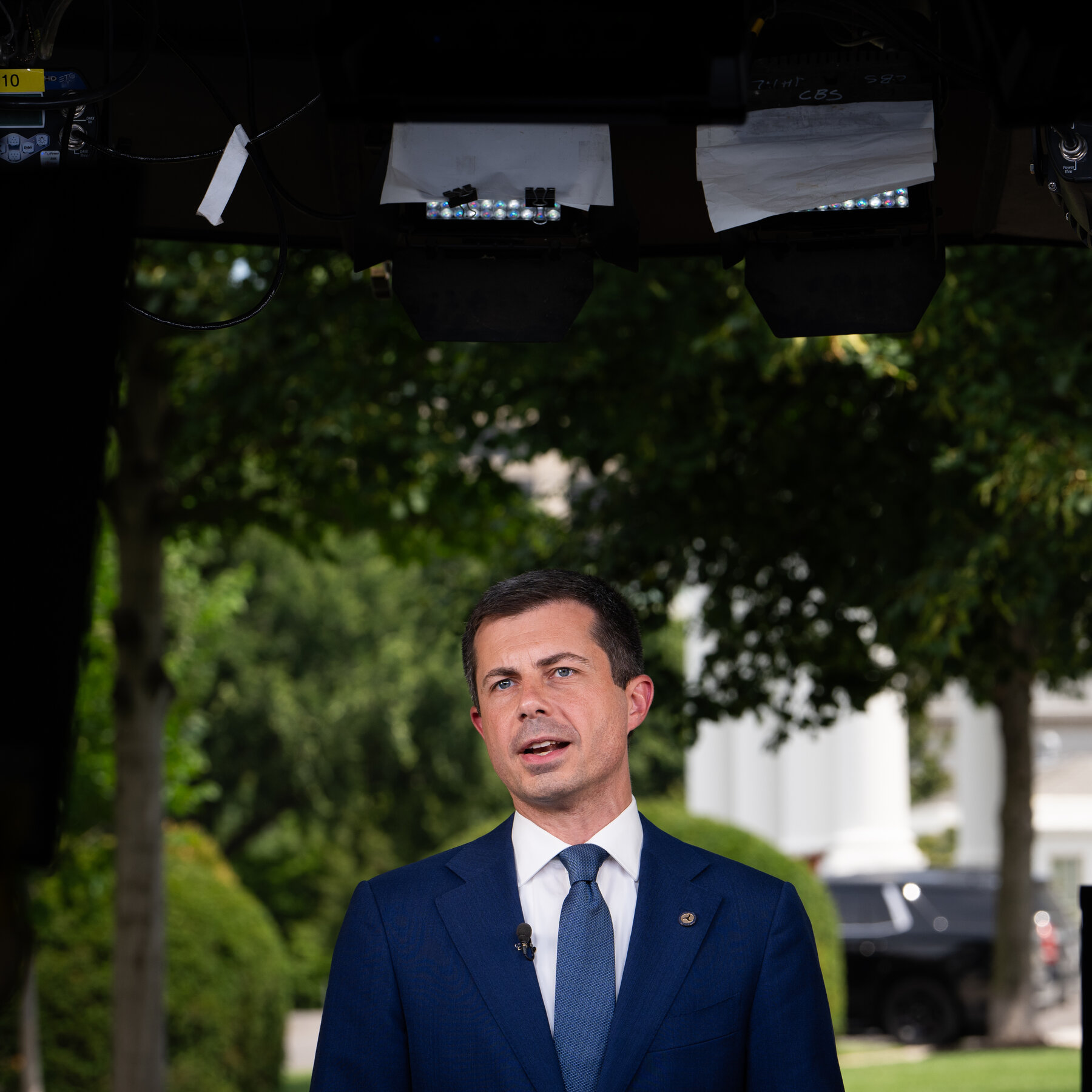  Buttigieg Warns Trump-Panicked Democrats, ‘We Cannot Be Mesmerized’ 