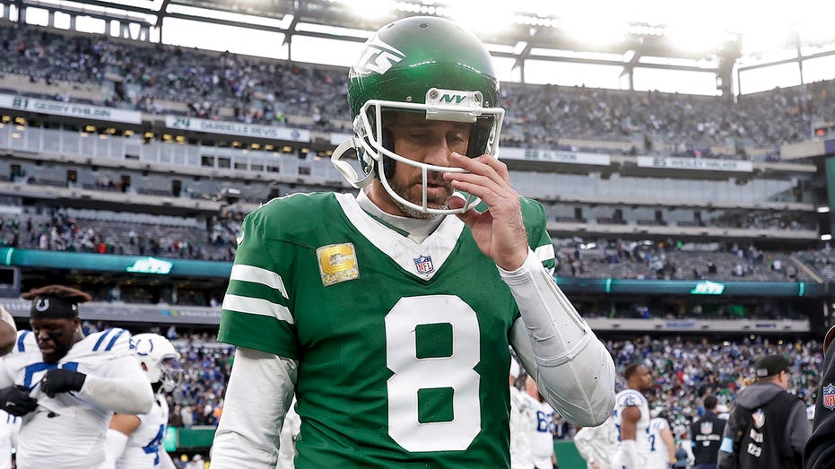  Aaron Rodgers interested in playing in 2025 but not with Jets: report 