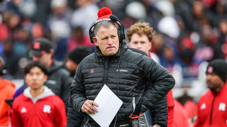  Rutgers' Greg Schiano defends timeout that led to shocking Hail Mary loss on Senior Day 