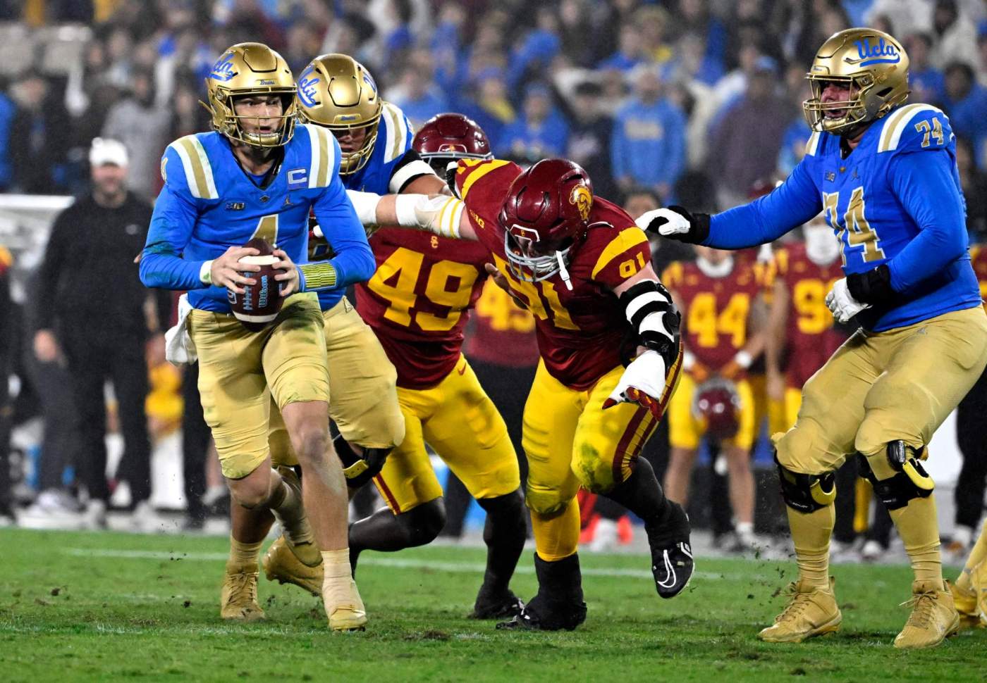  UCLA’s Ethan Garbers remains true to his leadership style in loss to USC 